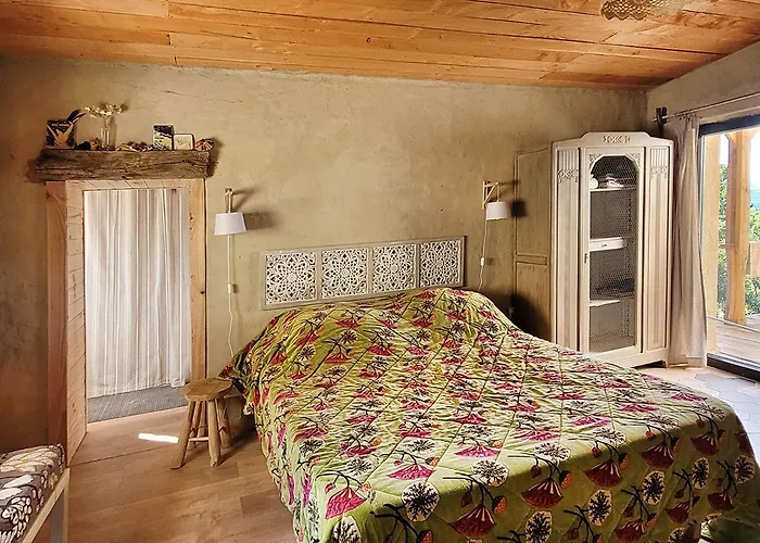 Ecolieu Silenciane בית אירוח *