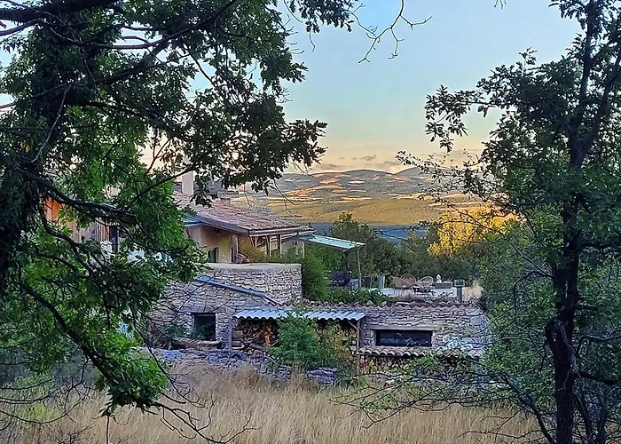 Ecolieu Silenciane בית אירוח *